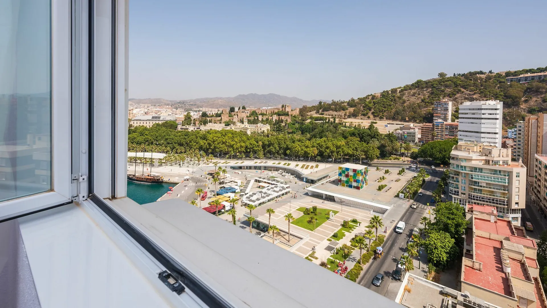 Daire Apartamentos Paseo De La Farola Málaga