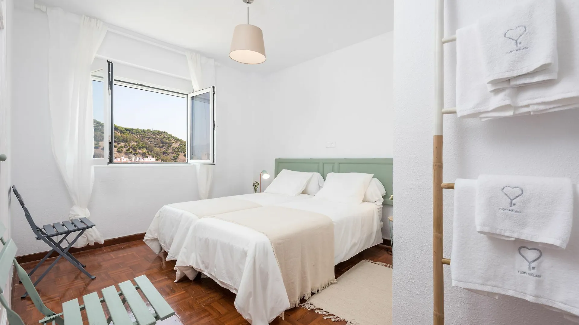 Daire Apartamentos Paseo De La Farola Málaga